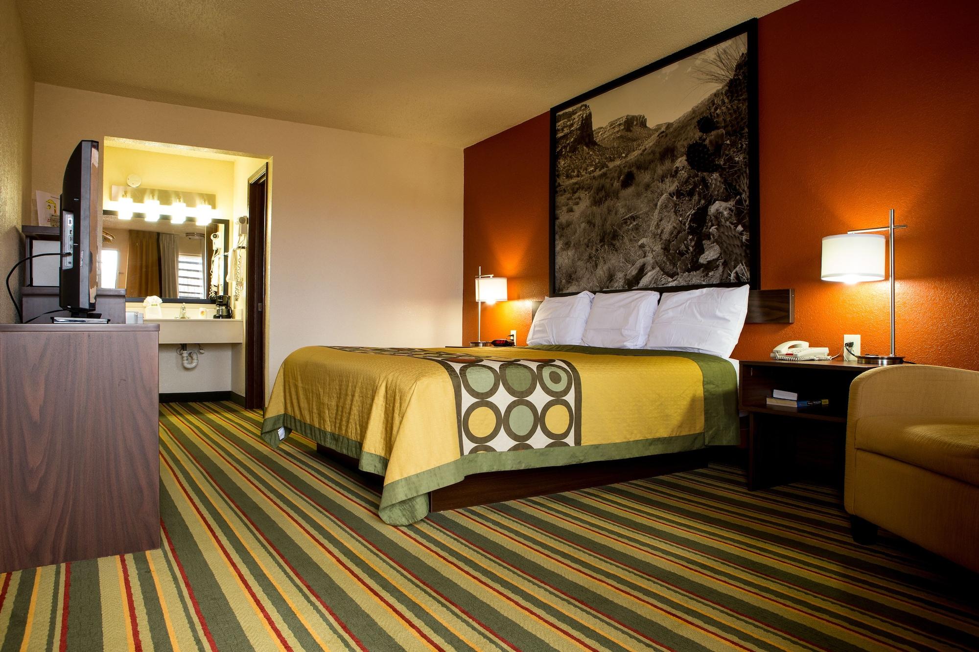 Hotel Super 8 By Wyndham Woodward Extérieur photo