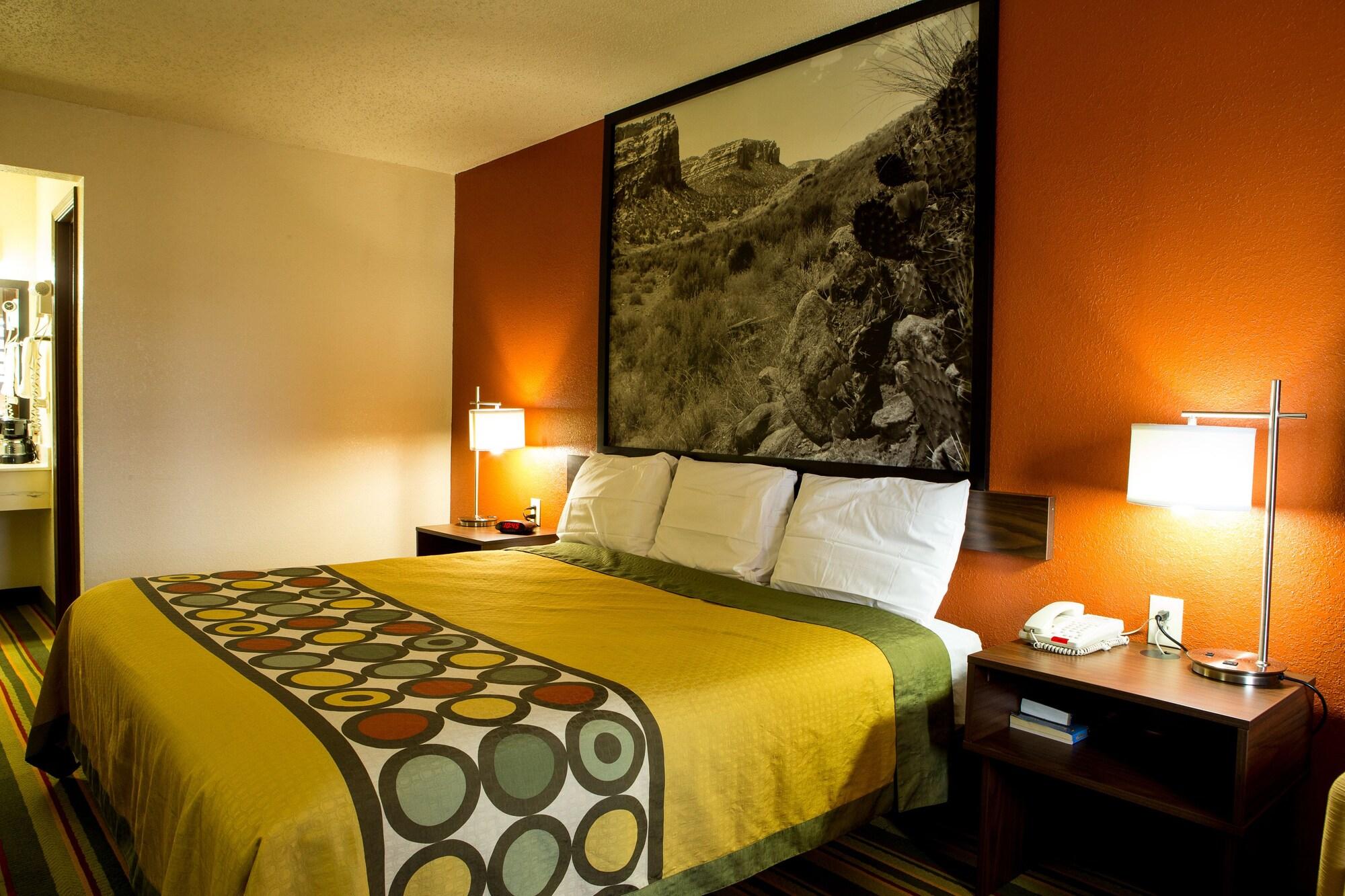 Hotel Super 8 By Wyndham Woodward Extérieur photo
