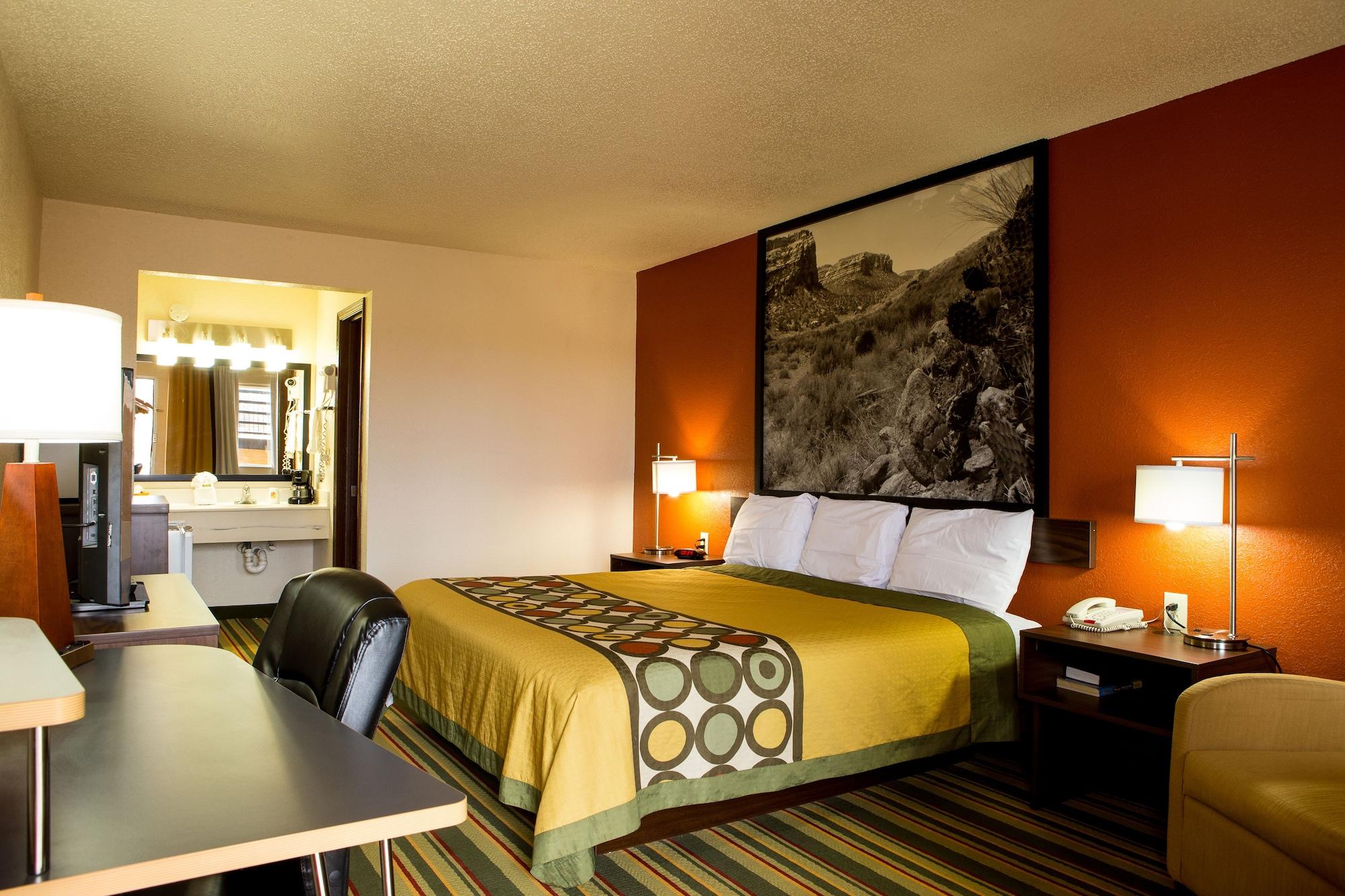 Hotel Super 8 By Wyndham Woodward Extérieur photo