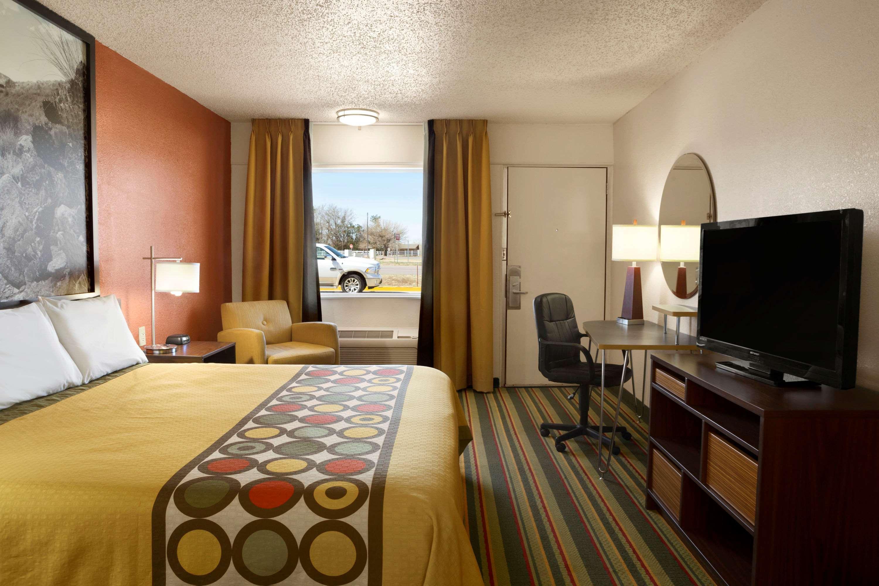 Hotel Super 8 By Wyndham Woodward Extérieur photo