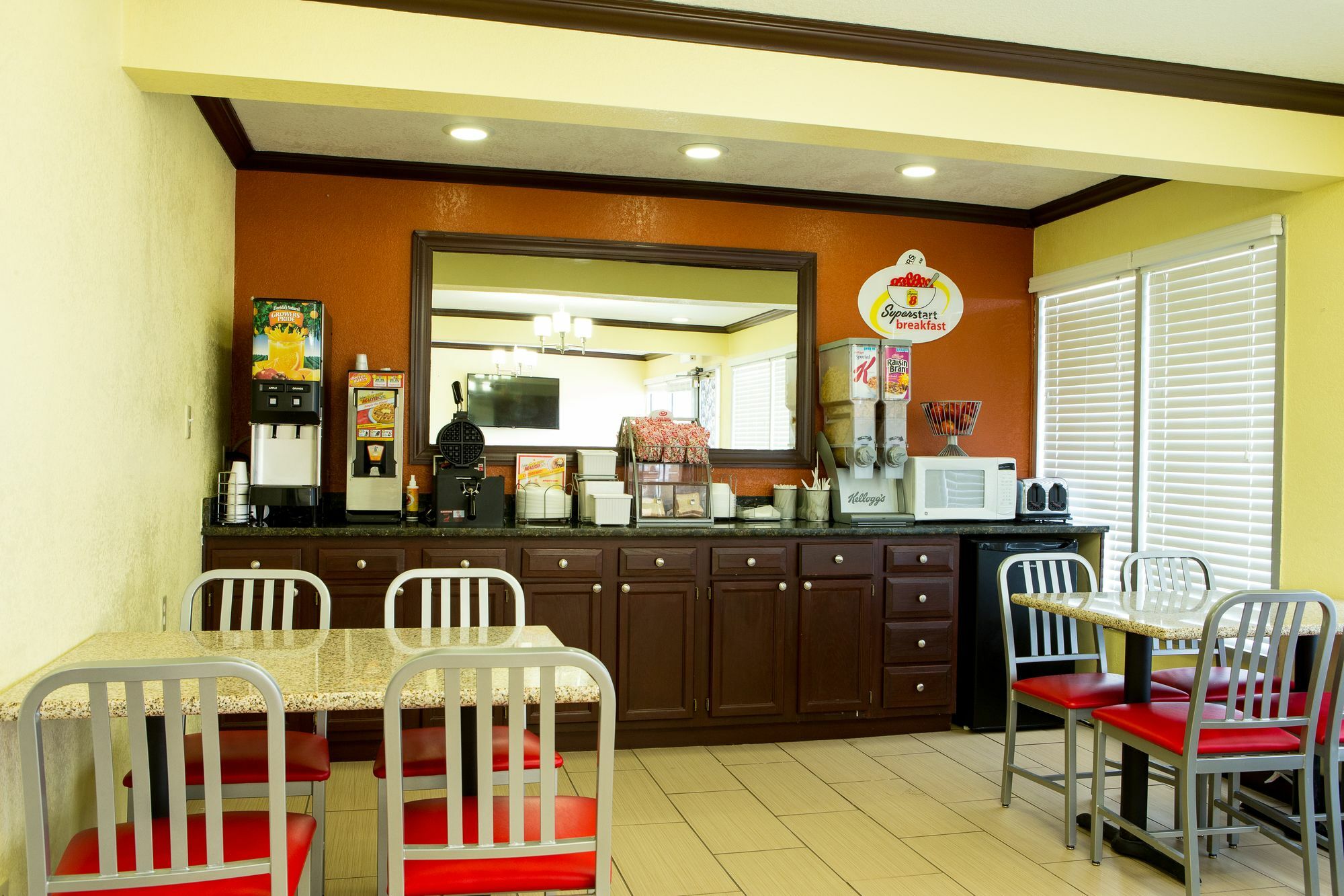 Hotel Super 8 By Wyndham Woodward Extérieur photo